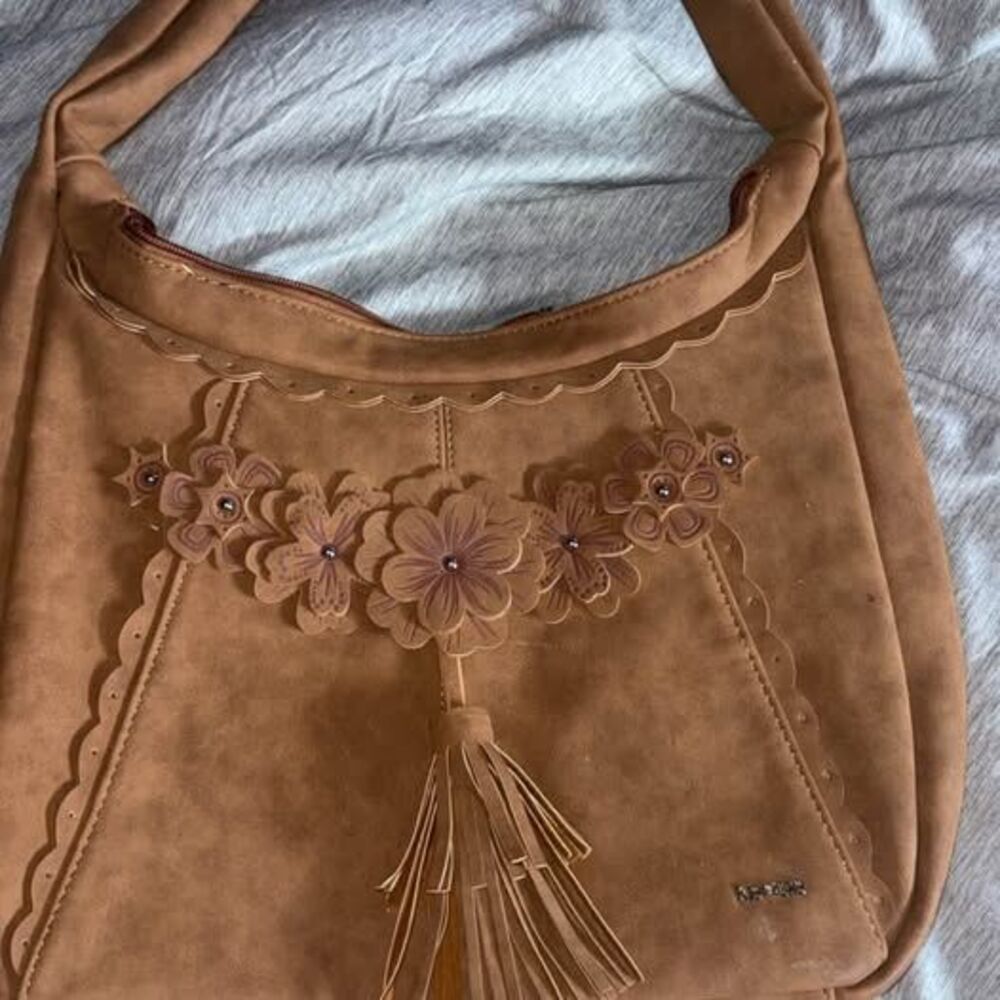 Tan floral and fringe Kensie shoulder bag